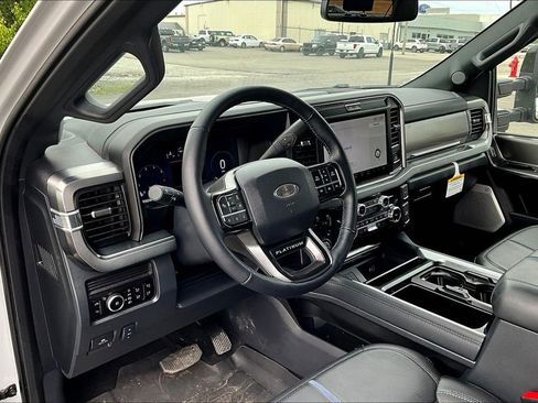Used 2026 Ford F350 Platinum w/ Tremor Off-Road Package AWD/4WD image 10