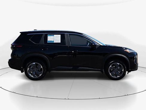 Used 2025 Nissan Rogue SV w/ SV Premium Package FWD image 5