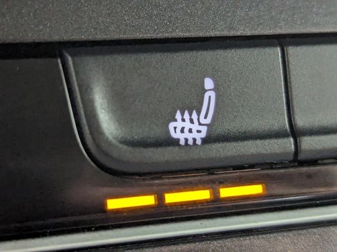 Used 2024 Volkswagen Tiguan Wolfsburg Edition image 19