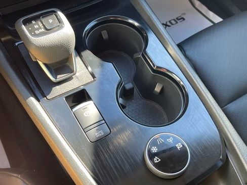 Used 2023 Nissan Rogue SV w/ SV Premium B Package image 16