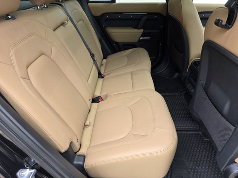 New 2026 Land Rover Defender 110 X-Dynamic SE image 5