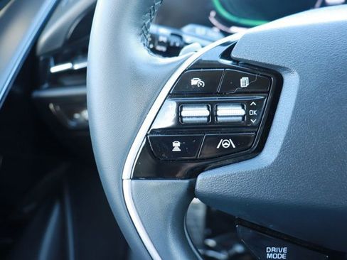 Used 2023 Kia Niro EX Touring image 21