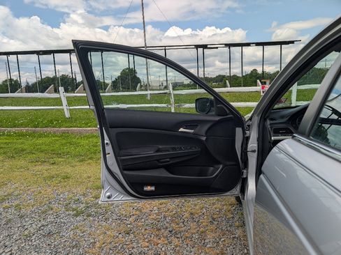 Used 2012 Honda Accord LX image 10