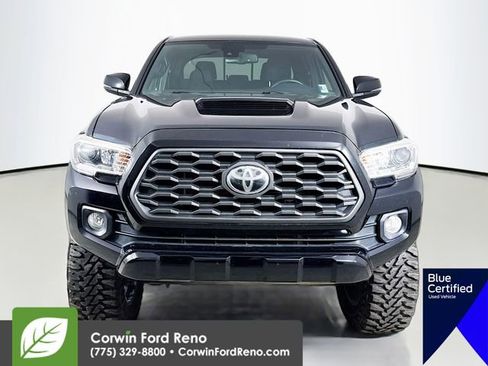 Used 2020 Toyota Tacoma TRD Sport image 2
