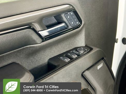 Used 2025 GMC Sierra 3500 AT4 w/ AT4 Premium Plus Package image 11