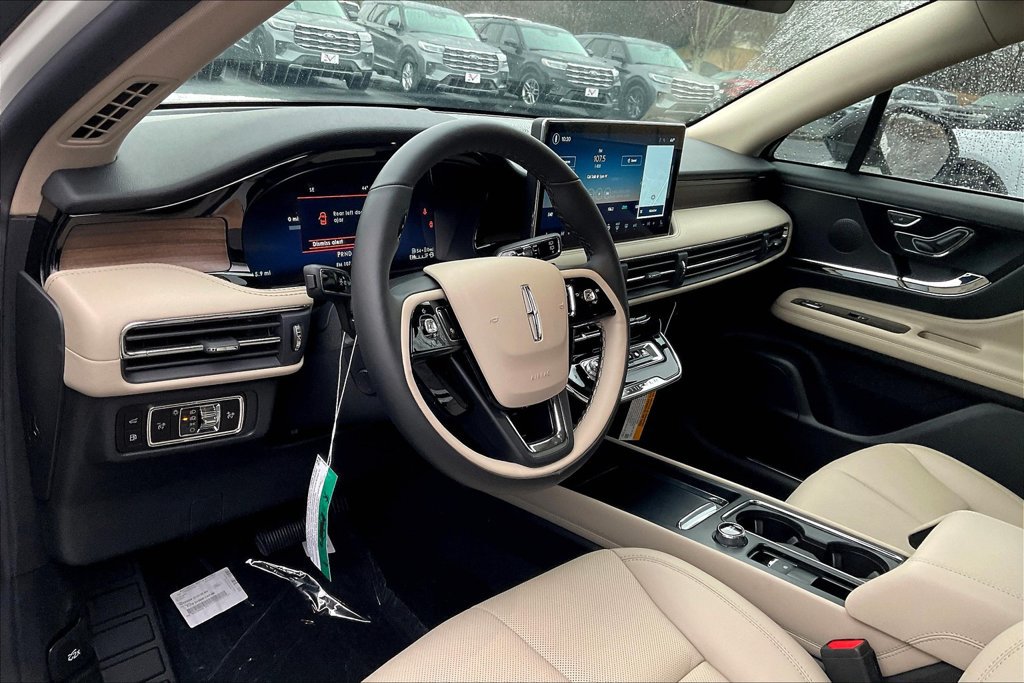 New 2025 Lincoln Corsair Grand Touring w/ Equipment Group 301A AWD/4WD image 5