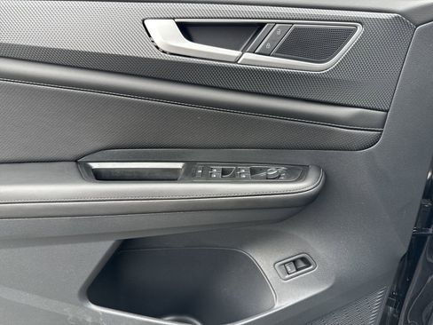 New 2026 Volkswagen Atlas Cross Sport SEL image 14