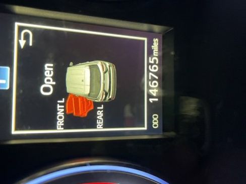 Used 2015 Toyota Highlander XLE image 27