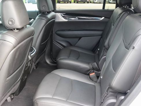 Used 2023 Cadillac XT6 Premium Luxury w/ Technology Package image 15