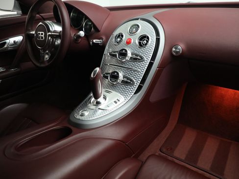 Used 2006 Bugatti Veyron image 33