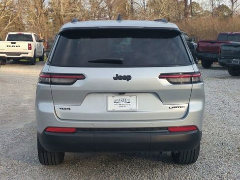 New 2025 Jeep Grand Cherokee L Limited w/ Black Appearance Package AWD/4WD image 4