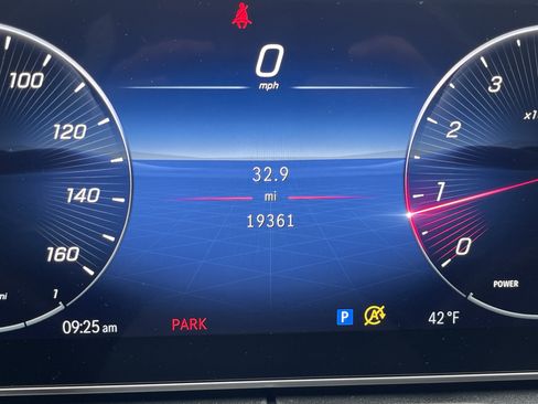 Certified 2023 Mercedes-Benz C 300 4MATIC Sedan image 22