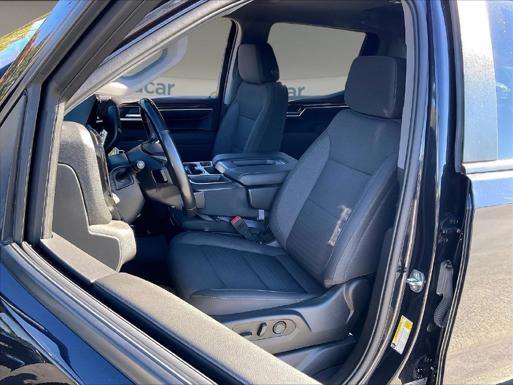 Used 2022 Chevrolet Silverado 1500 LT AWD/4WD image 9