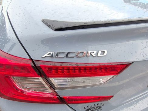 Used 2022 Honda Accord Sport image 11