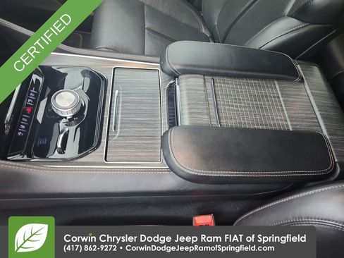 Certified 2024 Jeep Wagoneer L Series II w/ Flexible Seating Group image 30