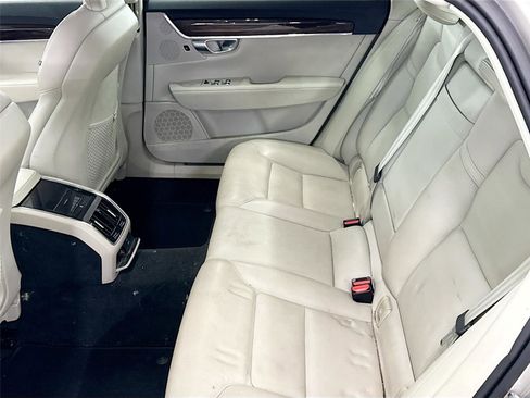 Used 2018 Volvo S90 T5 Momentum w/ Convenience Package image 5