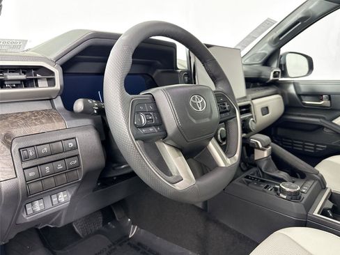 Certified 2024 Toyota Tacoma Limited AWD/4WD image 4