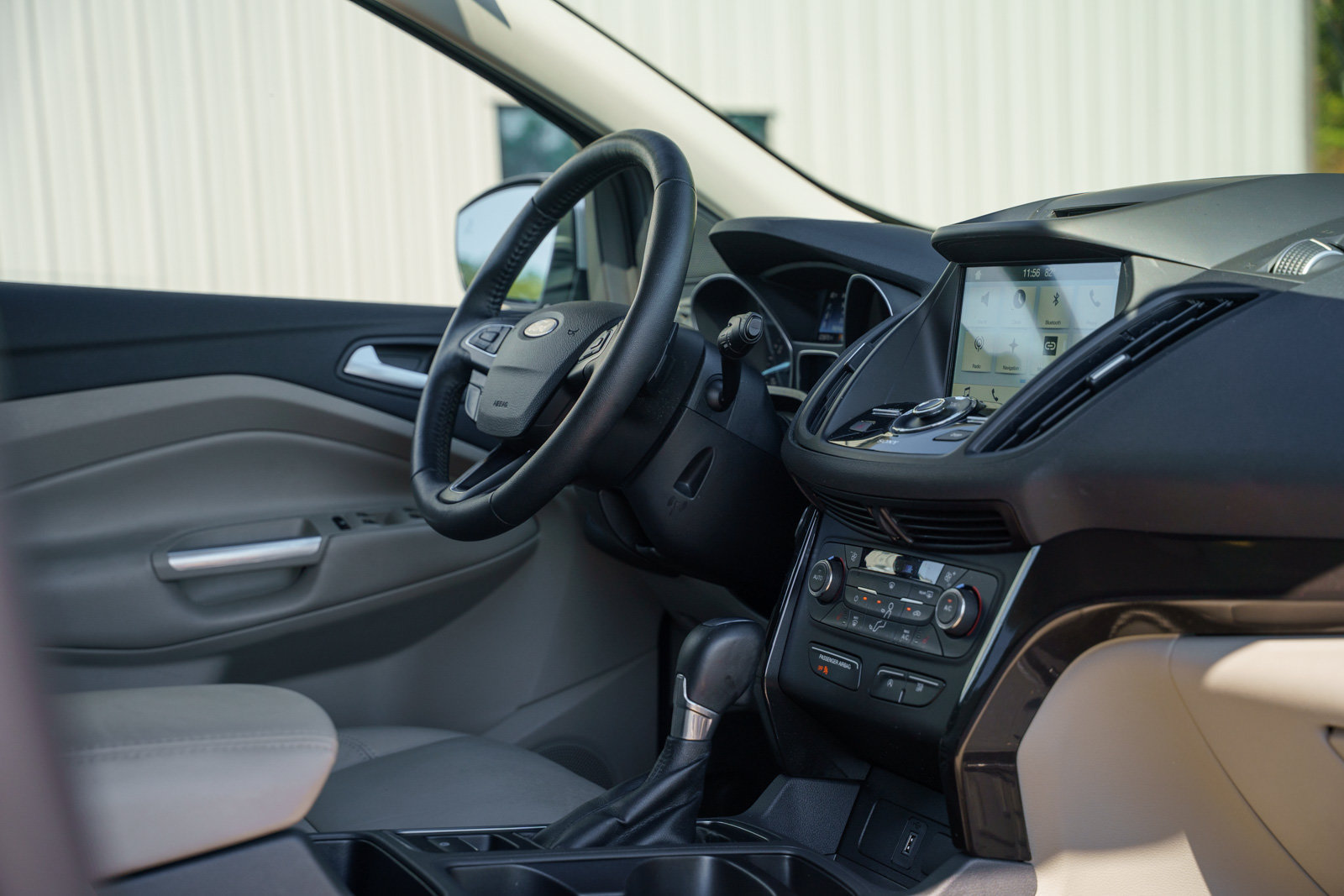 Used 2017 Ford Escape Titanium FWD image 12