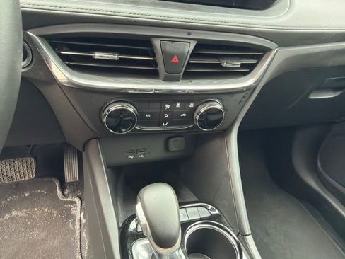 Used 2025 Buick Encore GX Preferred AWD/4WD image 5