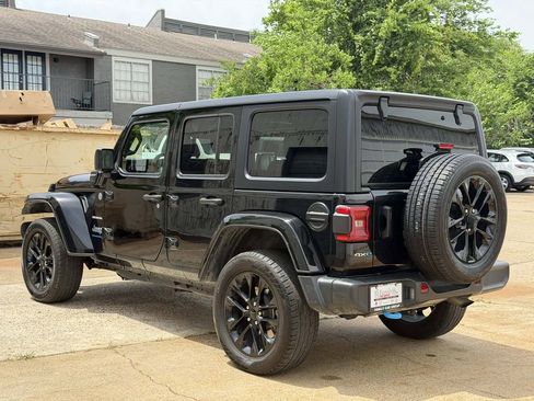 Used 2023 Jeep Wrangler Unlimited Sahara AWD/4WD image 4