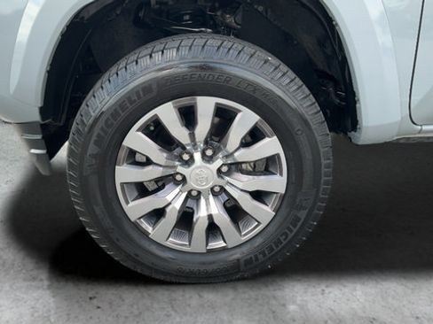 Used 2020 Toyota Tacoma Limited AWD/4WD image 26