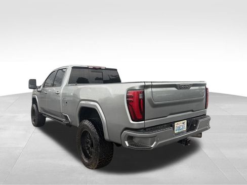 Used 2024 GMC Sierra 3500 Denali Ultimate AWD/4WD image 12