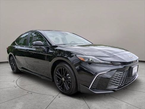 Certified 2026 Toyota Camry SE w/ Convenience Package FWD image 1