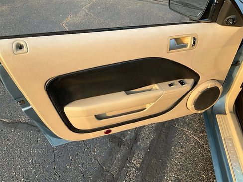 Used 2006 Ford Mustang GT image 21