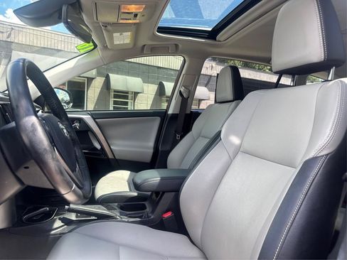 Used 2018 Toyota RAV4 Limited FWD image 9