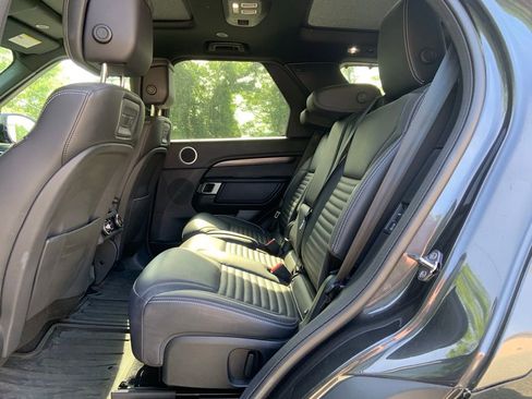 Certified 2024 Land Rover Discovery Metropolitan Edition image 16