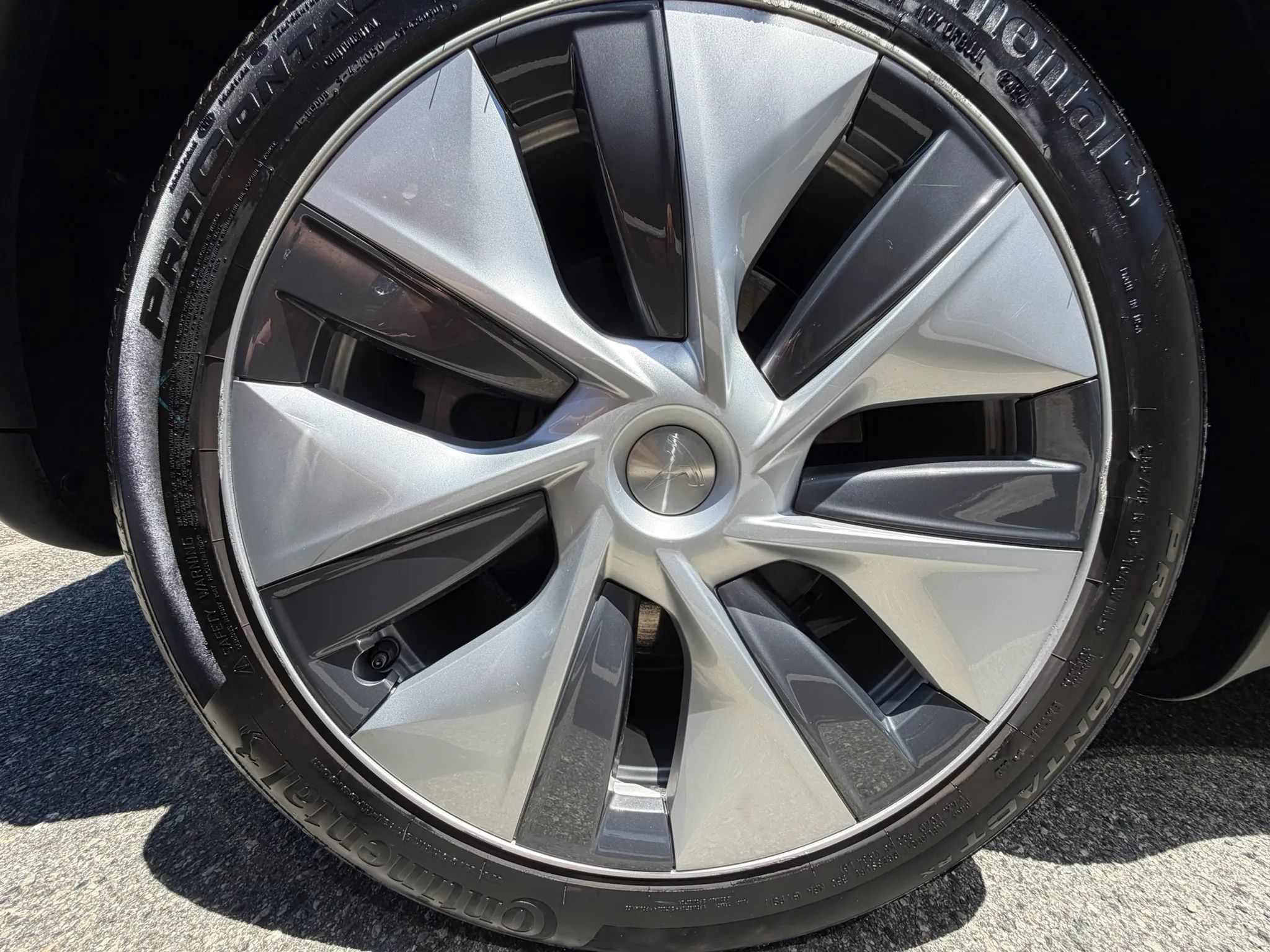Used 2023 Tesla Model Y Long Range AWD/4WD image 30