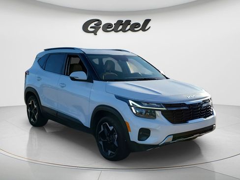 Used 2025 Kia Seltos EX w/ EX Sunroof Package FWD image 3
