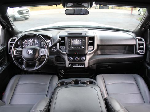 Used 2024 RAM 2500 Tradesman w/ Chrome Appearance Group image 28