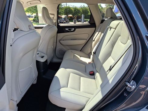 Certified 2024 Volvo XC60 T8 Plus w/ Climate Package AWD/4WD image 10