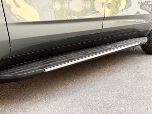 Used 2023 Chevrolet Suburban Premier RWD image 14