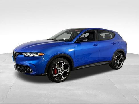 Used 2024 Alfa Romeo Tonale Veloce w/ Premium Interior Package AWD/4WD image 11