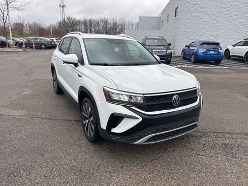 Used 2023 Volkswagen Taos SE image 6