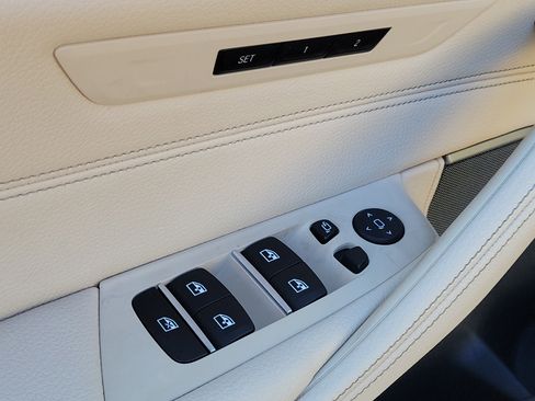 Used 2018 BMW 530i xDrive w/ Premium Package image 21