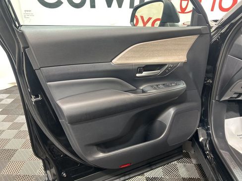 Used 2026 Toyota Grand Highlander AWD image 21