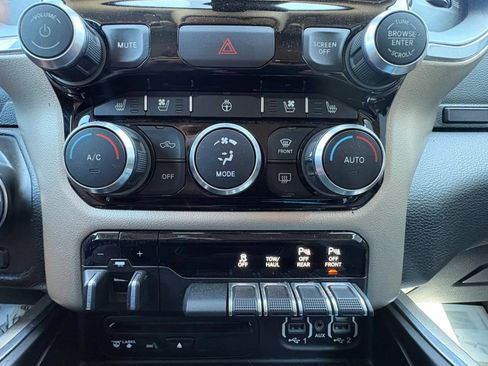 Used 2019 RAM 1500 Laramie AWD/4WD image 15