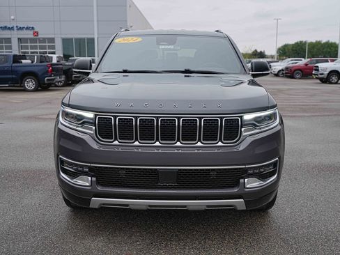 Used 2024 Jeep Wagoneer L Series II w/ Flexible Seating Group AWD/4WD image 2