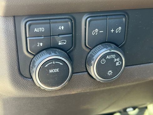 Used 2021 Chevrolet Tahoe LT image 32