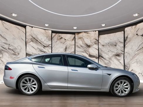 Used 2017 Tesla Model S 75 RWD image 4