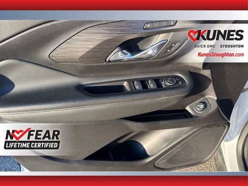 Used 2024 GMC Terrain SLT image 19