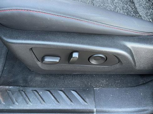 Used 2023 Chevrolet Colorado Z71 w/ Z71 Convenience Package 2 image 14