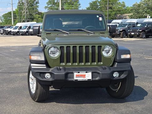 Used 2023 Jeep Wrangler Sport AWD/4WD image 3