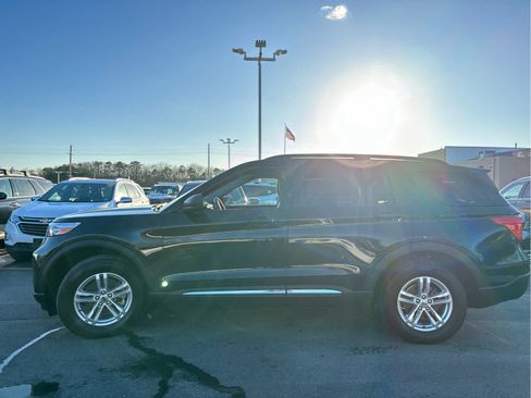 Used 2023 Ford Explorer XLT w/ Equipment Group 202A image 5