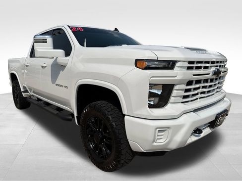 Used 2024 Chevrolet Silverado 2500 Custom w/ Custom Value Package AWD/4WD image 8