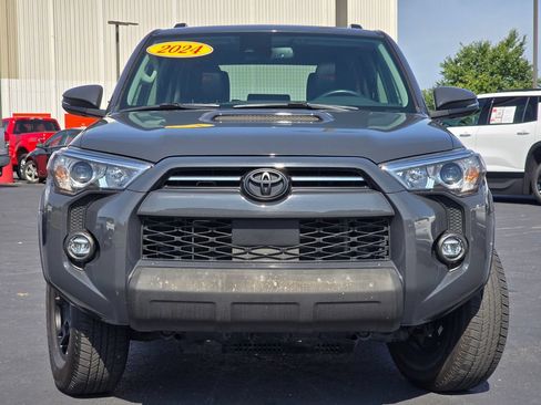 Used 2024 Toyota 4Runner TRD Off-Road Premium w/ Moonroof Package AWD/4WD image 3
