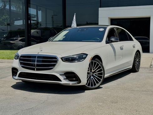 Used 2023 Mercedes-Benz S 580 4MATIC Sedan image 2